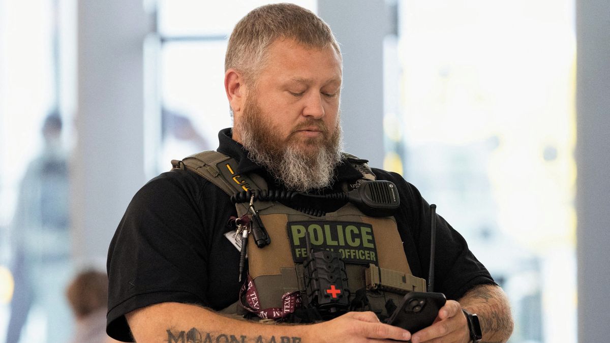 Advokáti amerického úřadu pro imigraci se oháněli povolením pro zadržení tisíců lidí. Žádné však neexistuje